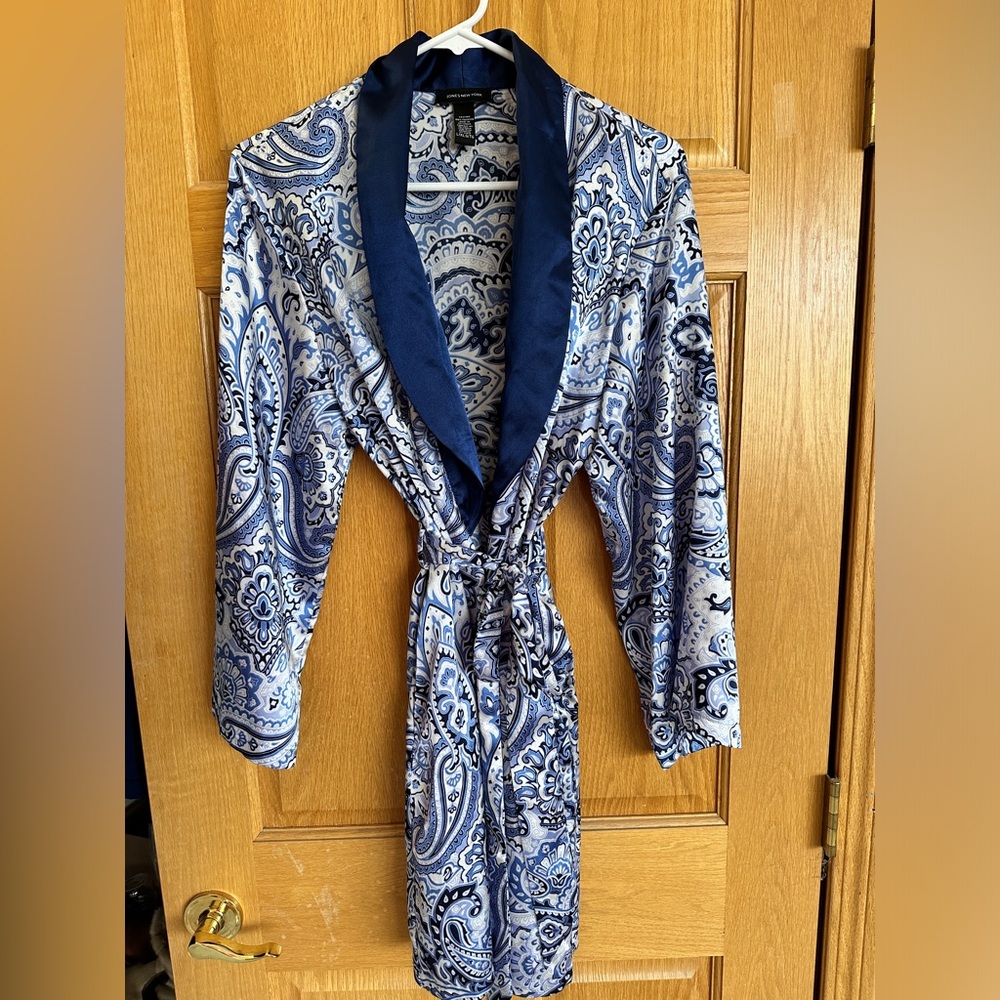 Jones New York robe